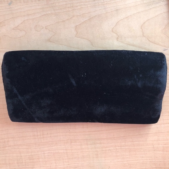 💥3/$15💥 Vintage Victoria’s Secret Velvety Clutch - Picture 2 of 3